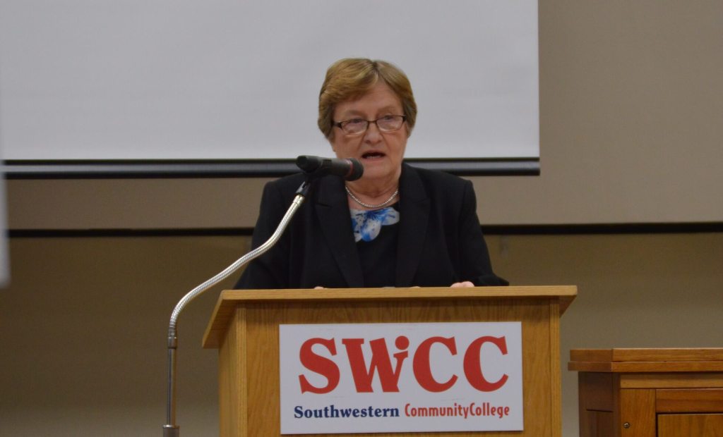 Patty Judge addresses the crowd