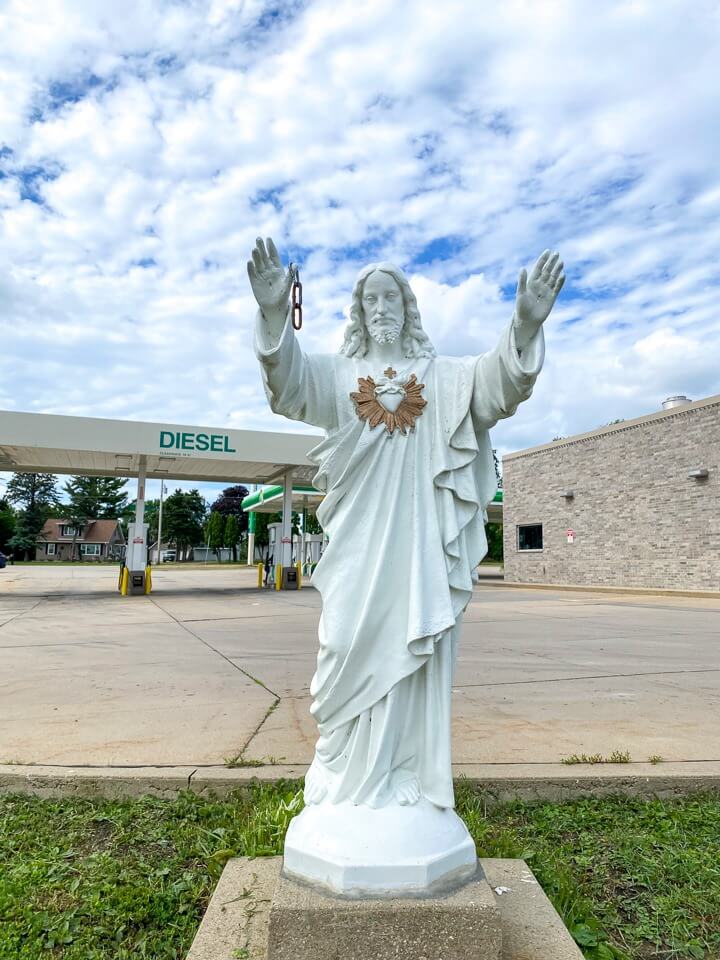 6 of the Most Bizarre Destinations in Iowa