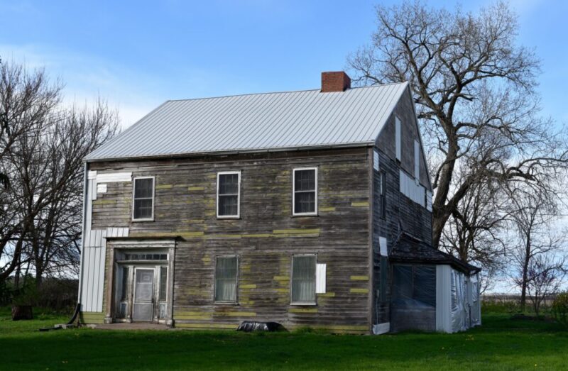 10 buildings in Iowa that are older than the state itself