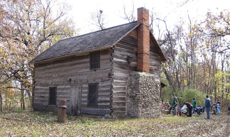 10 buildings in Iowa that are older than the state itself